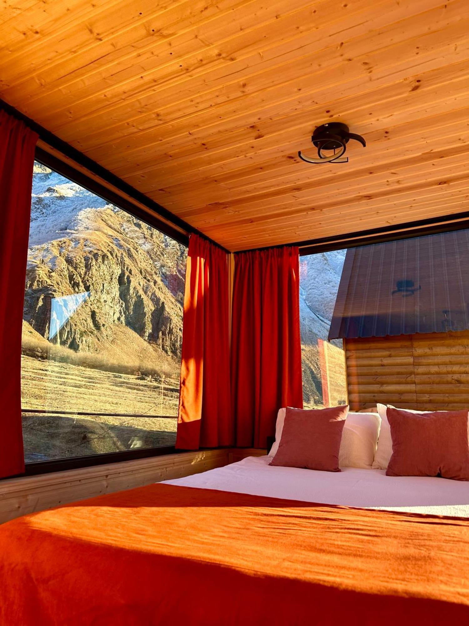 Kazbegi Inn Cottages Ngoại thất bức ảnh