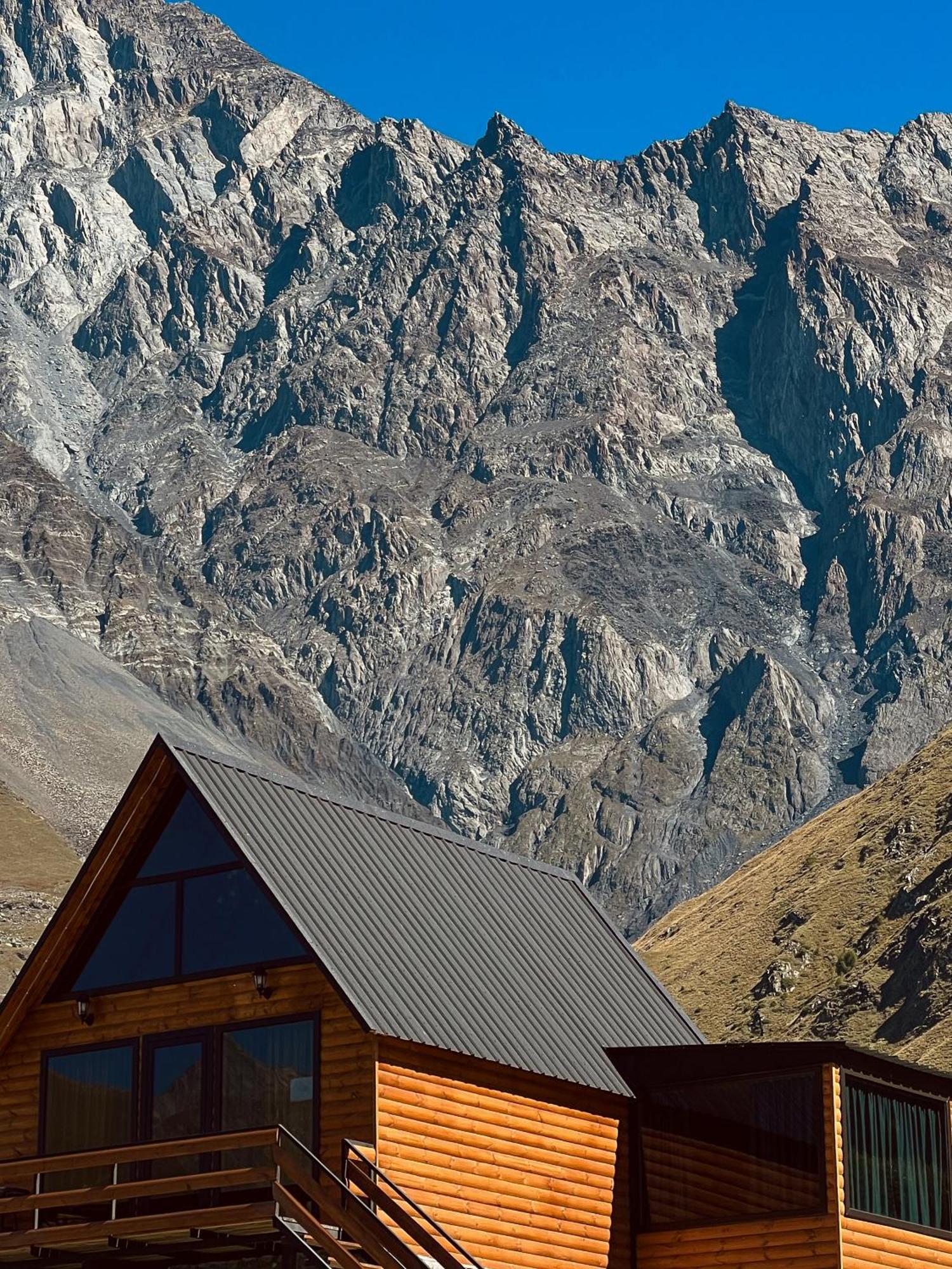 Kazbegi Inn Cottages Ngoại thất bức ảnh