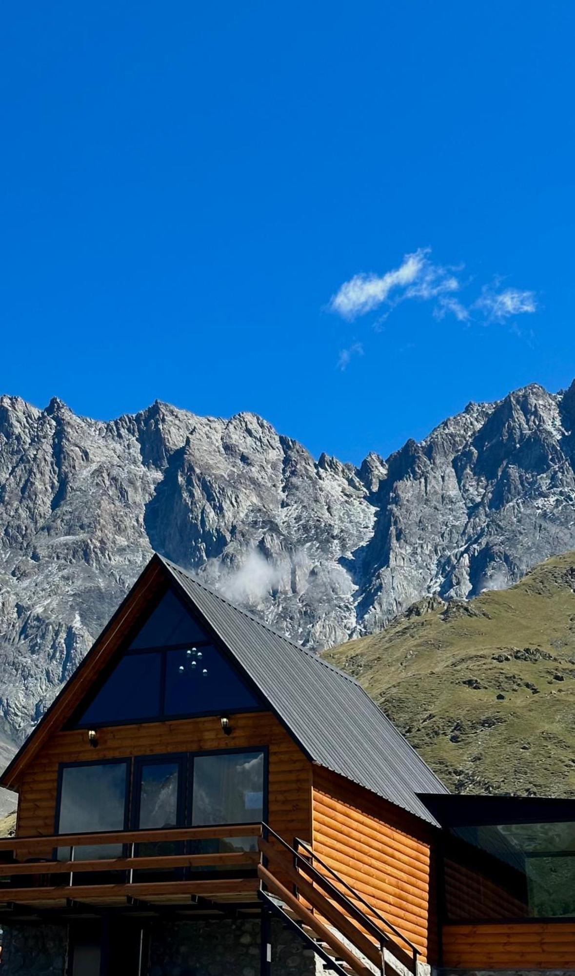 Kazbegi Inn Cottages Ngoại thất bức ảnh