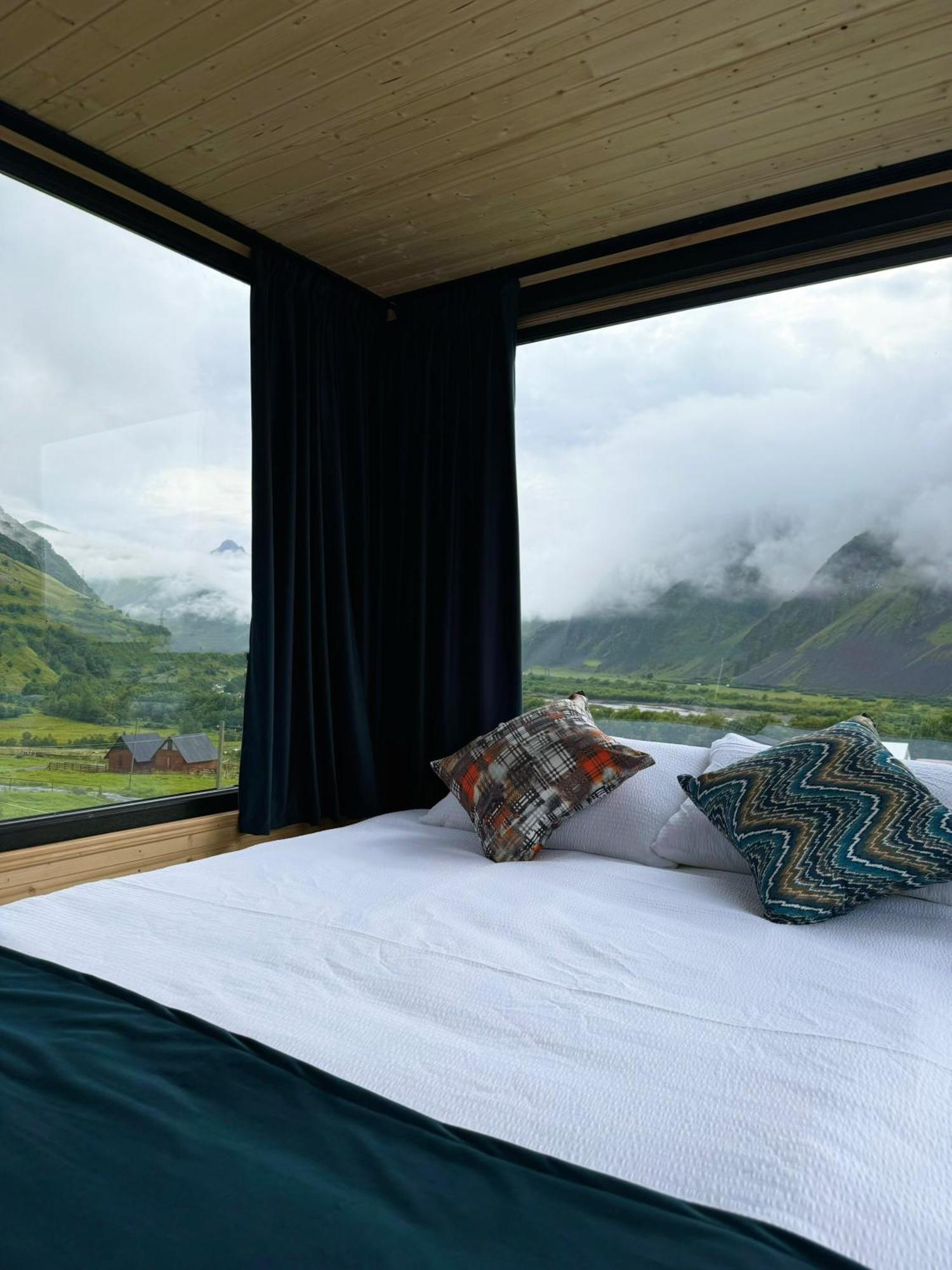 Kazbegi Inn Cottages Ngoại thất bức ảnh