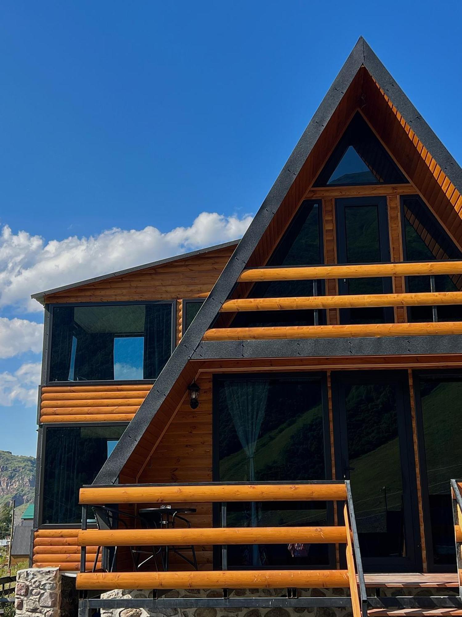 Kazbegi Inn Cottages Ngoại thất bức ảnh