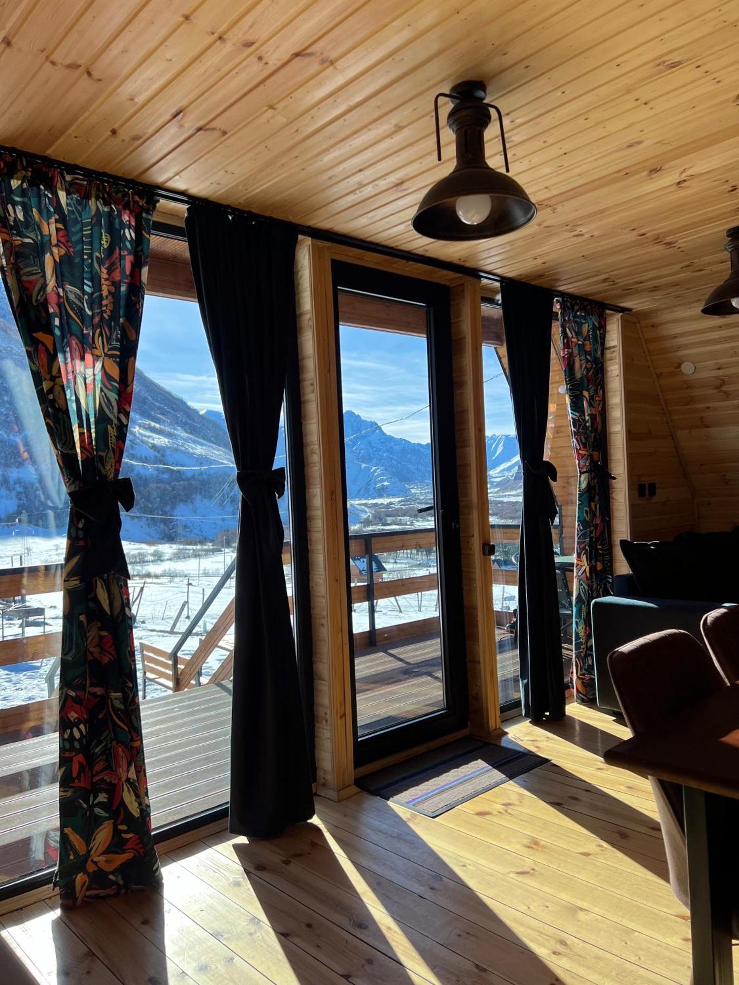 Kazbegi Inn Cottages Ngoại thất bức ảnh