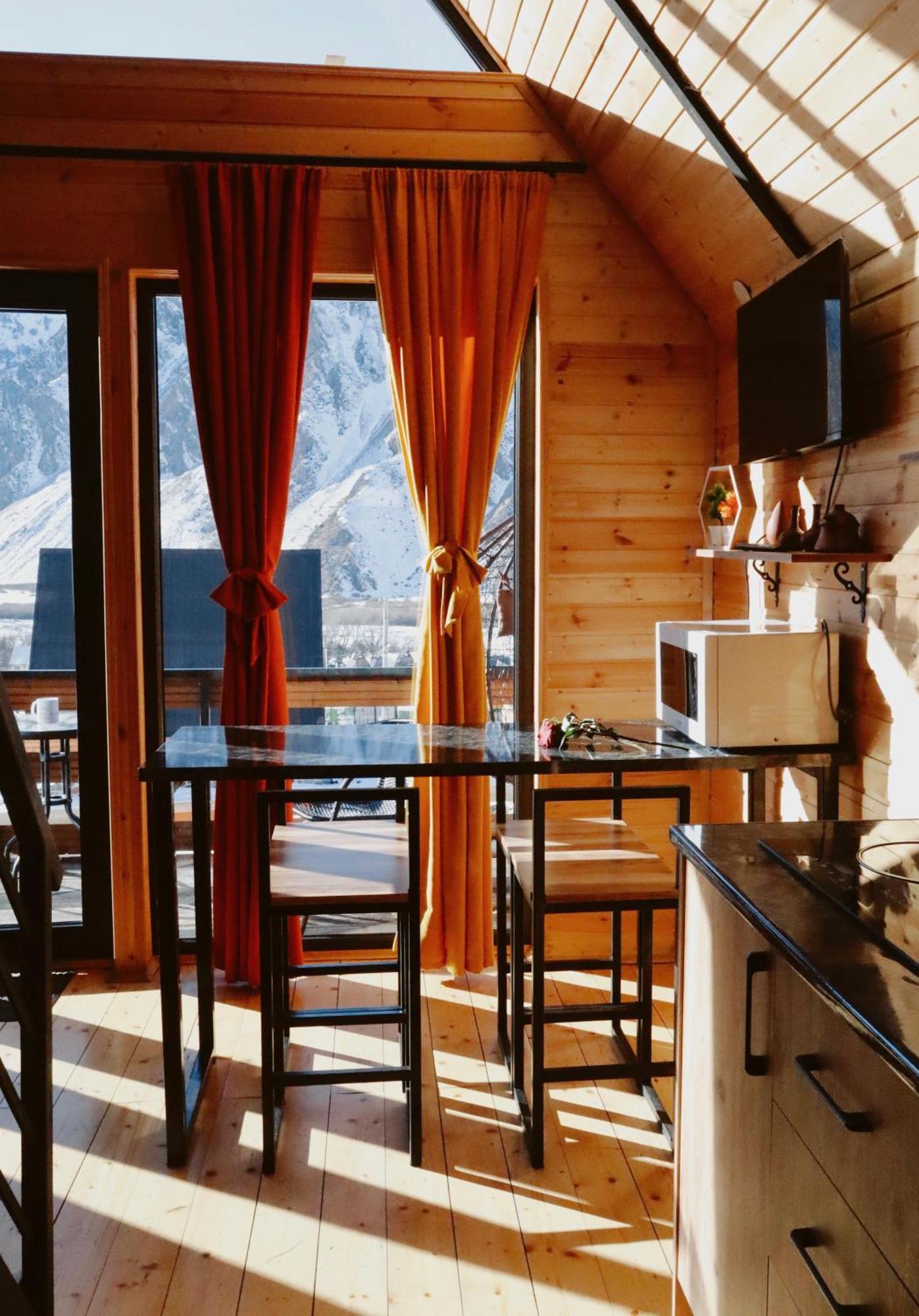 Kazbegi Inn Cottages Ngoại thất bức ảnh