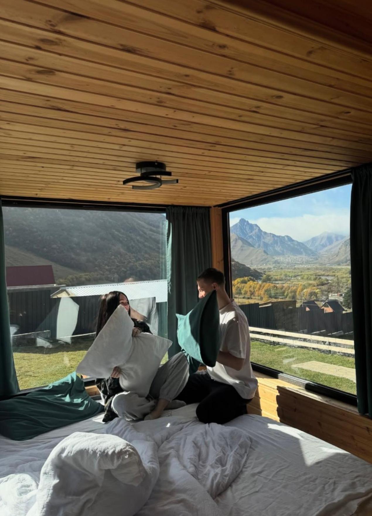 Kazbegi Inn Cottages Ngoại thất bức ảnh